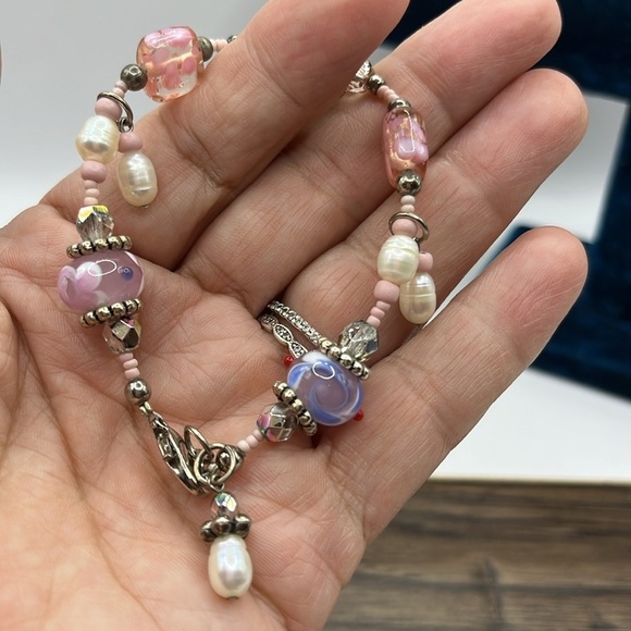 Pink and Silver Beaded Pearls Bracelet with Delicate Design Lamp work beads - Picture 13 of 14